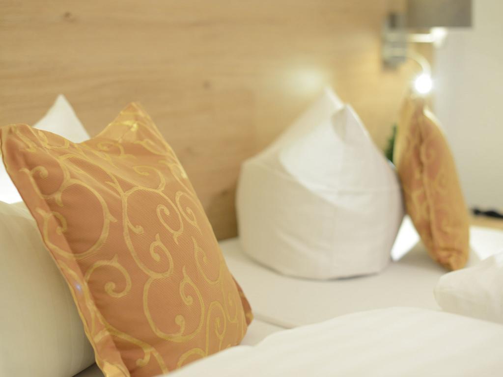 Land-Gut Hotel Zum Loewen Garni ماركتهيدنفلد الغرفة الصورة