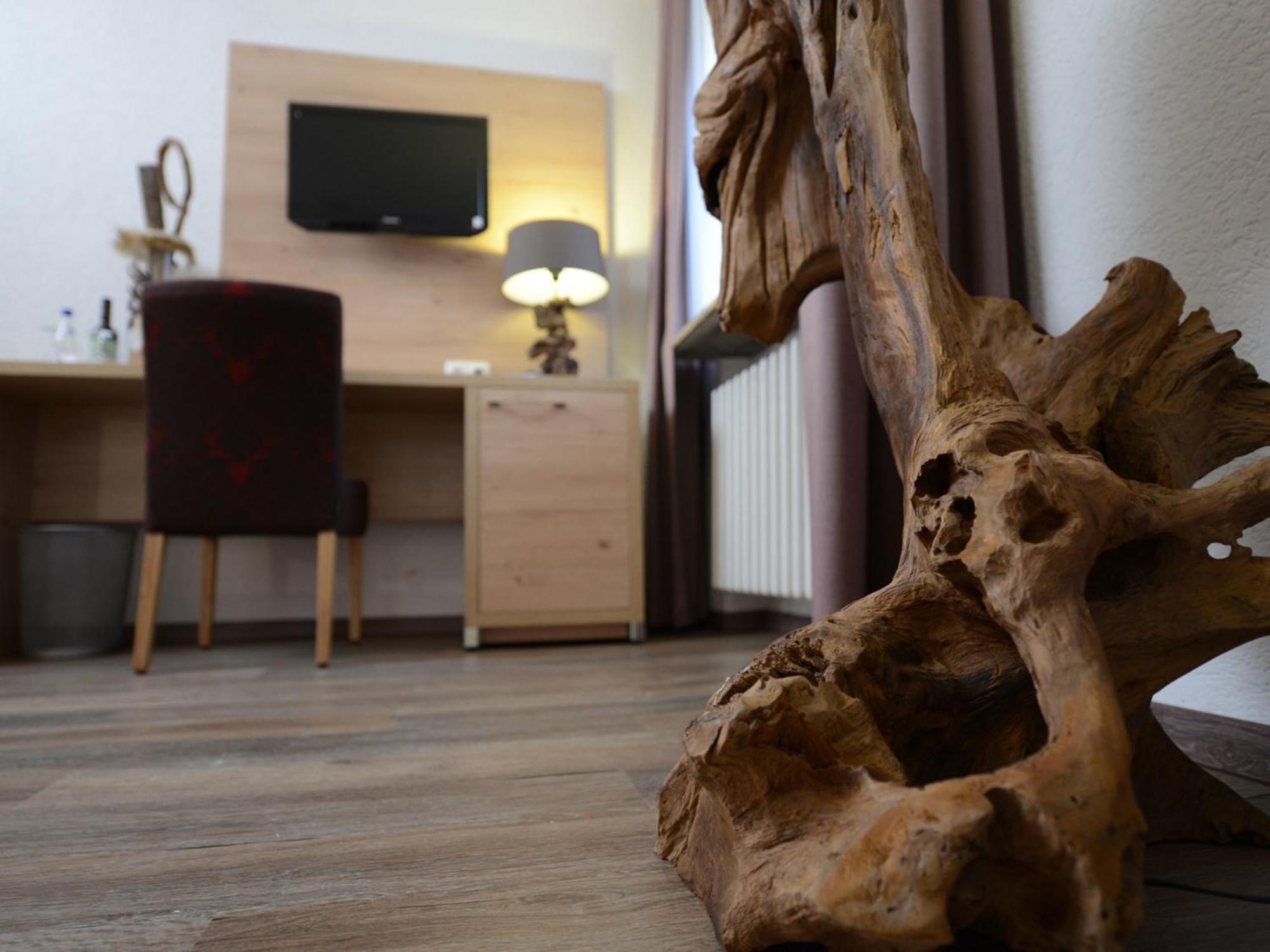 Land-Gut Hotel Zum Loewen Garni ماركتهيدنفلد الغرفة الصورة